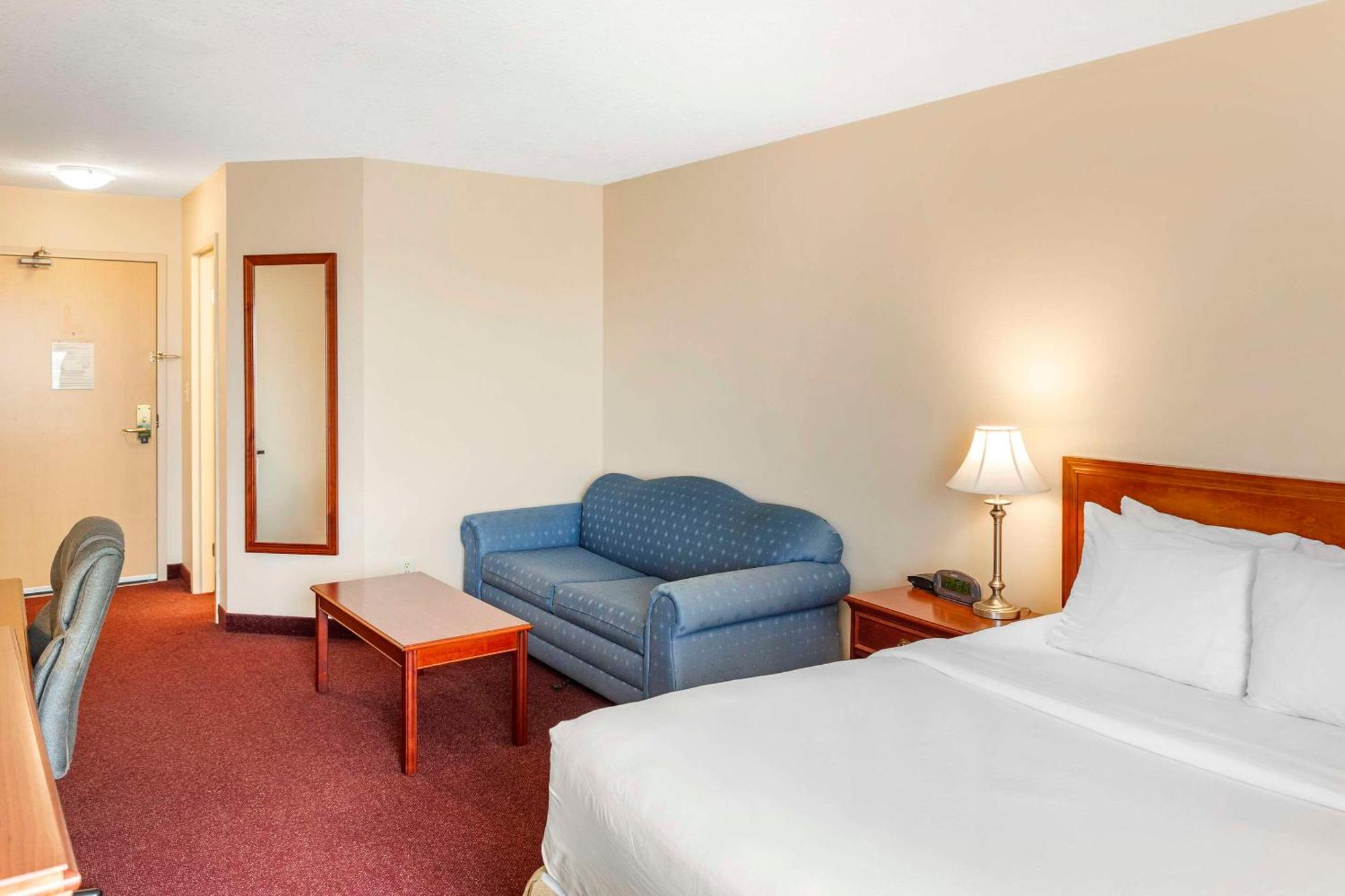 Quality Inn & Suites Edmonton International Airport Leduc Exterior foto