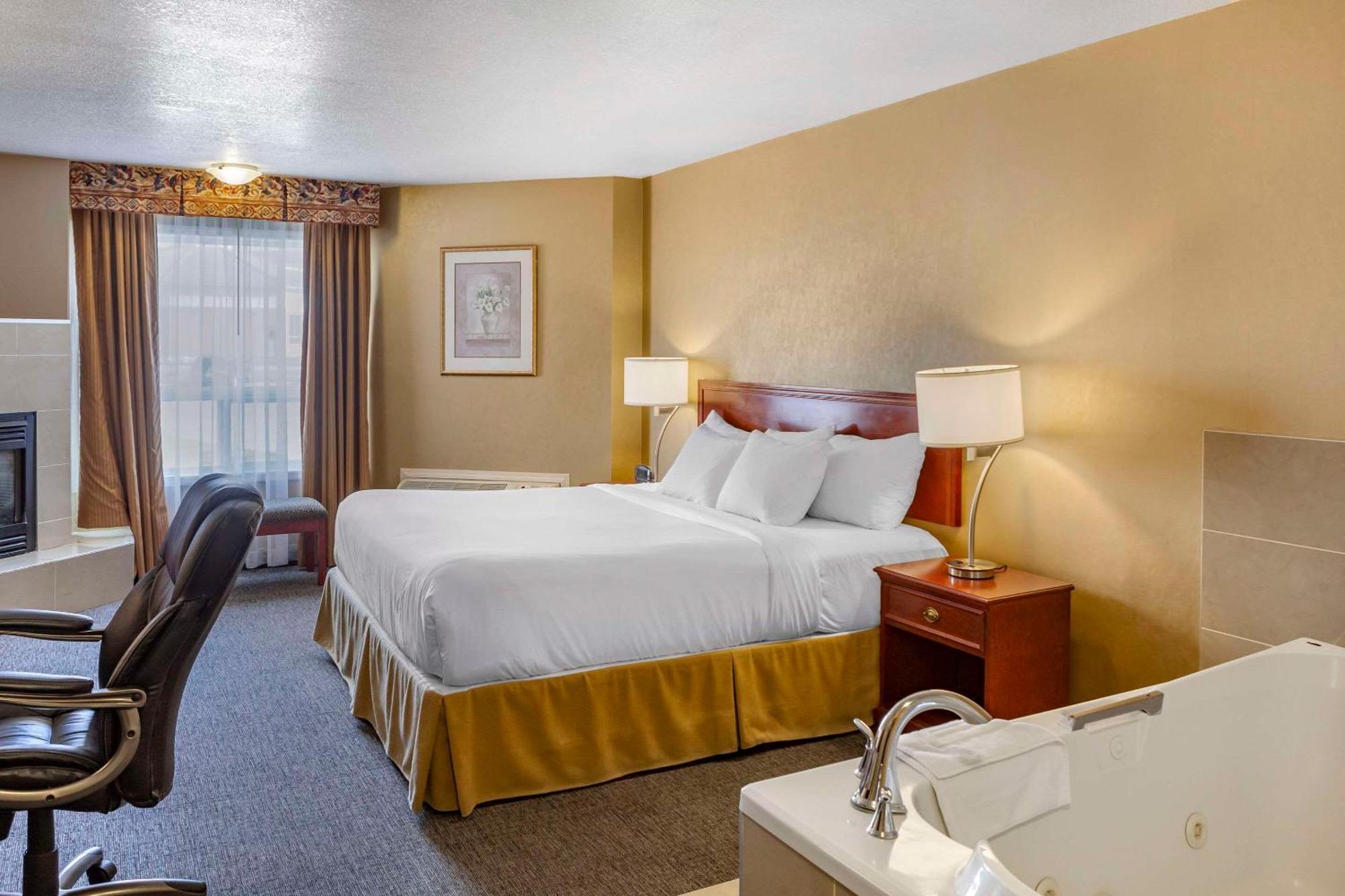 Quality Inn & Suites Edmonton International Airport Leduc Exterior foto