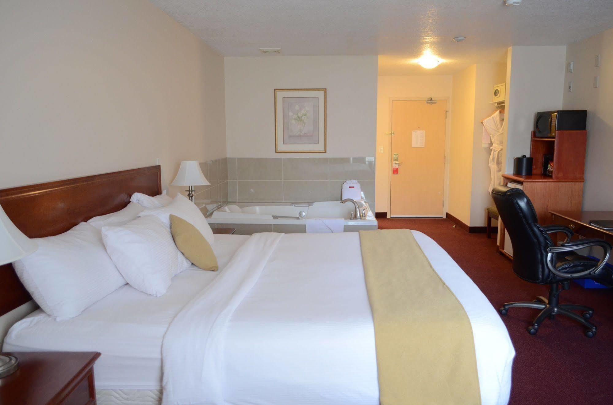 Quality Inn & Suites Edmonton International Airport Leduc Exterior foto